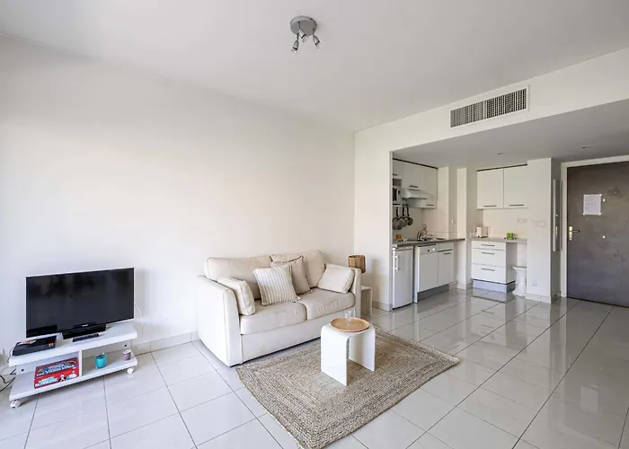 아파트 Charming With Balcony Pool - 1bd 2p - 칸느